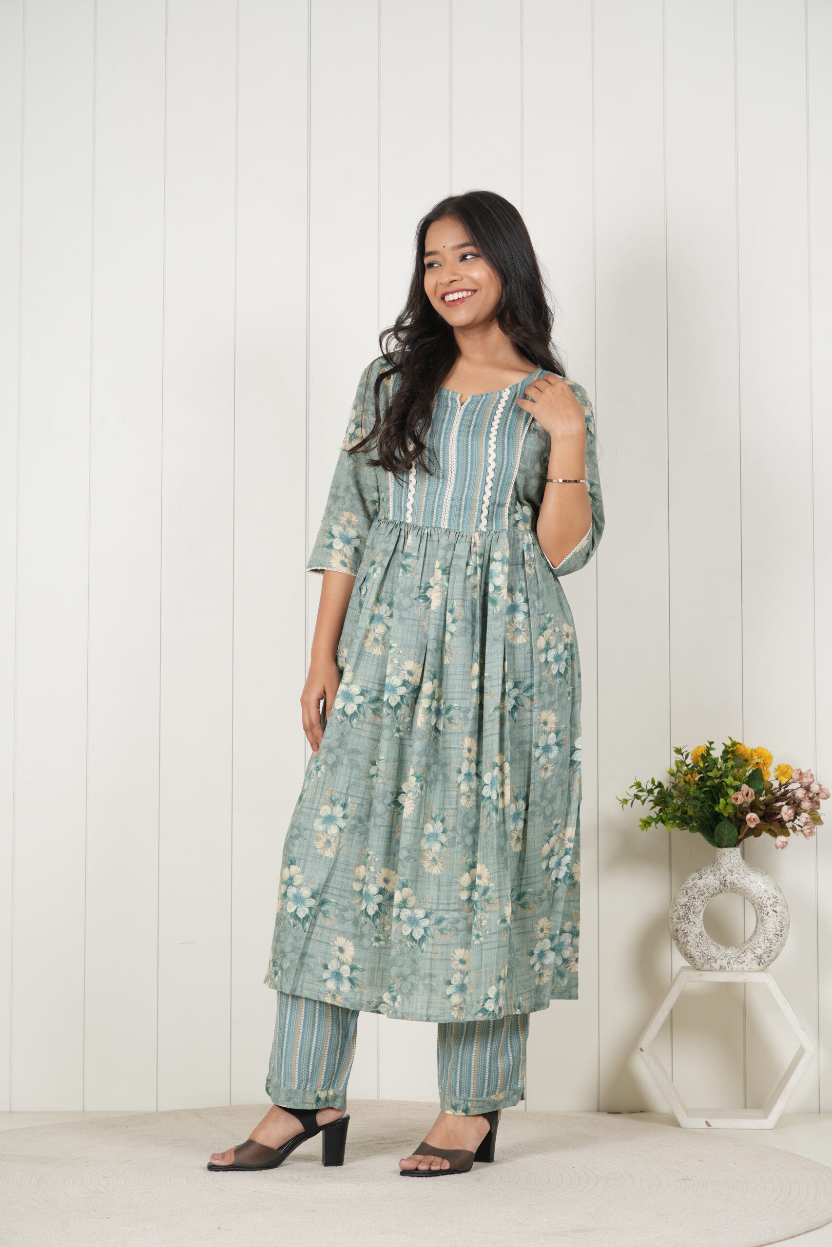 <b>Pocozen</b><br/>Teal Green Flower Cotton Frock Style Kurti Pant Set - Image 2