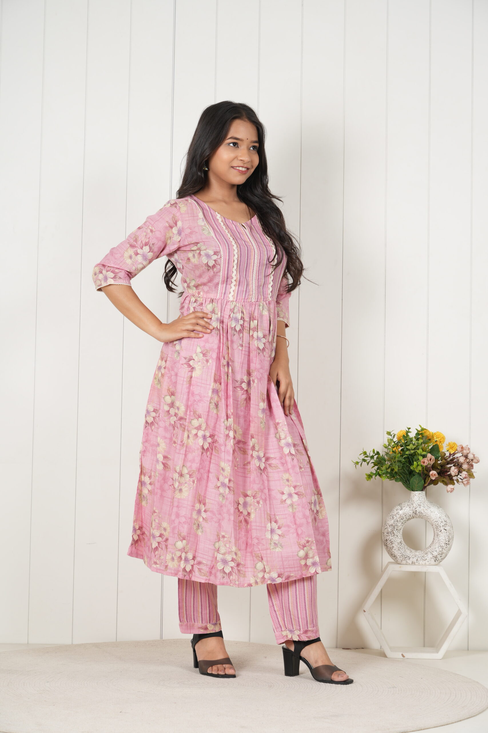<b>Pocozen</b><br/>Pink Floral Cotton Frock Style Kurti Pant Set - Image 4