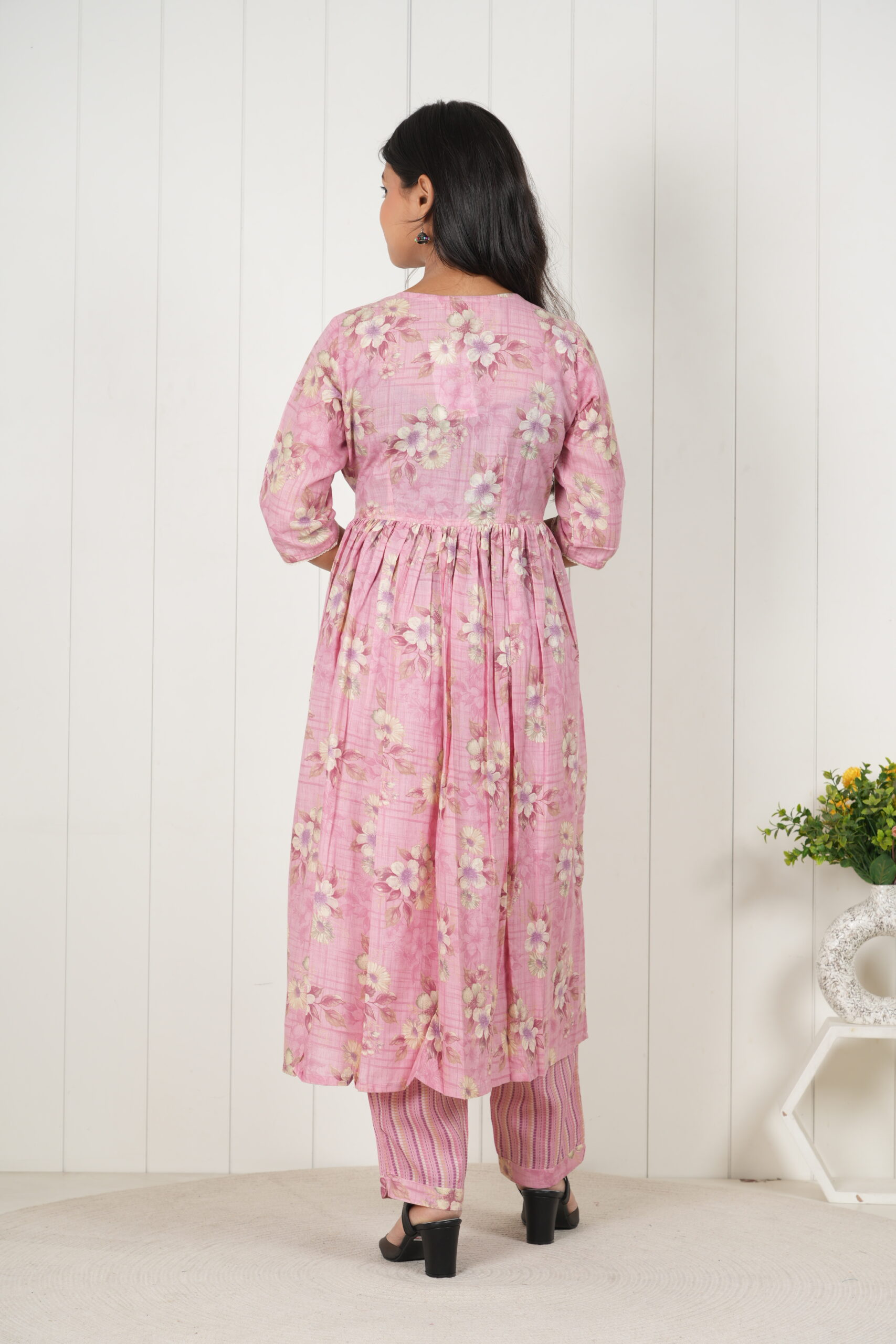 <b>Pocozen</b><br/>Pink Floral Cotton Frock Style Kurti Pant Set - Image 8