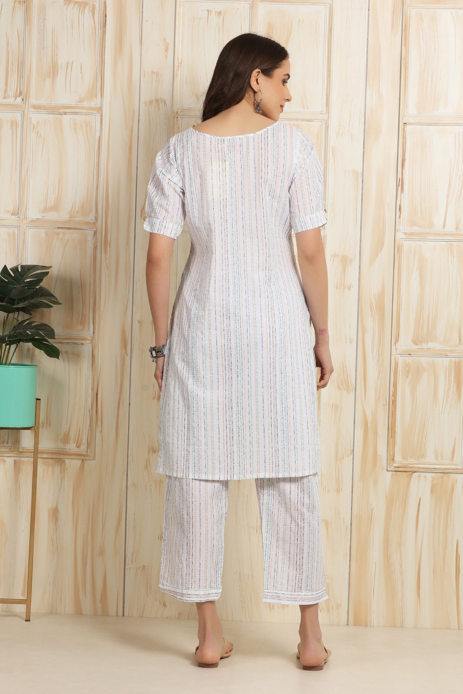 <b>Perry</b><br/>White & Gold Cotton Co-Ord Kurti Pants Set - Image 4