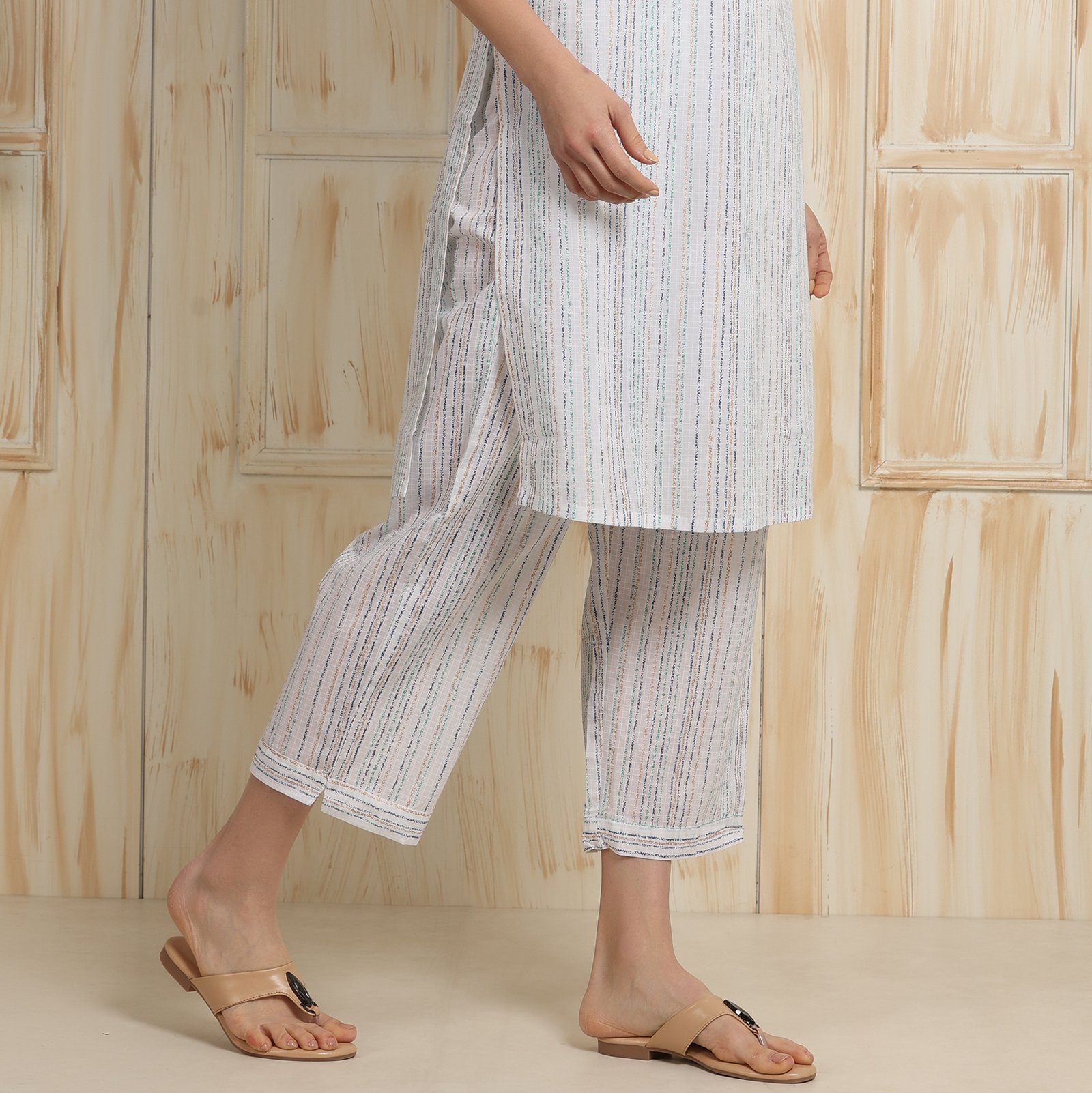 <b>Perry</b><br/>White & Gold Cotton Co-Ord Kurti Pants Set - Image 5