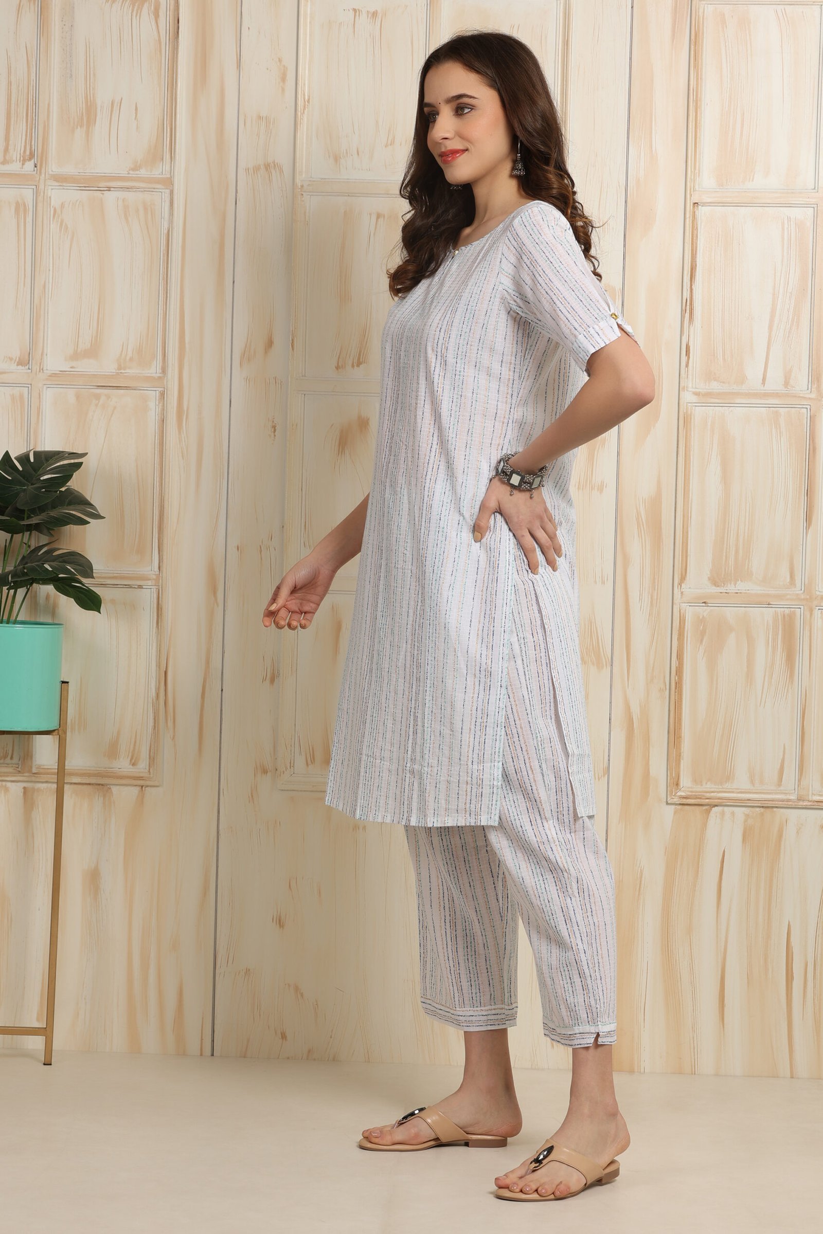<b>Perry</b><br/>White & Gold Cotton Co-Ord Kurti Pants Set - Image 3