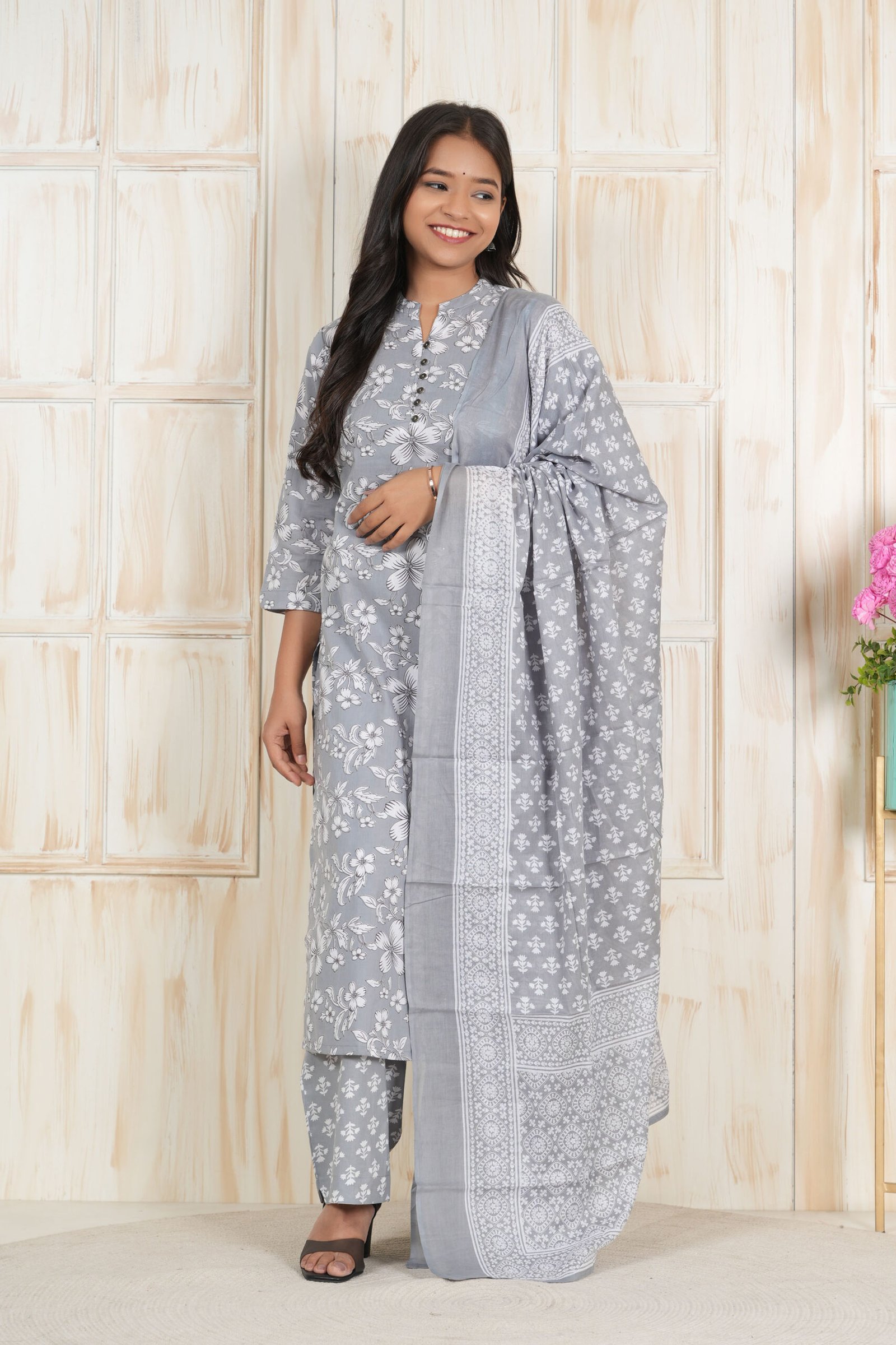 <b>Cera</b><br/>Grey Floral Cotton Kurti Pant Set with Dupatta - Image 2