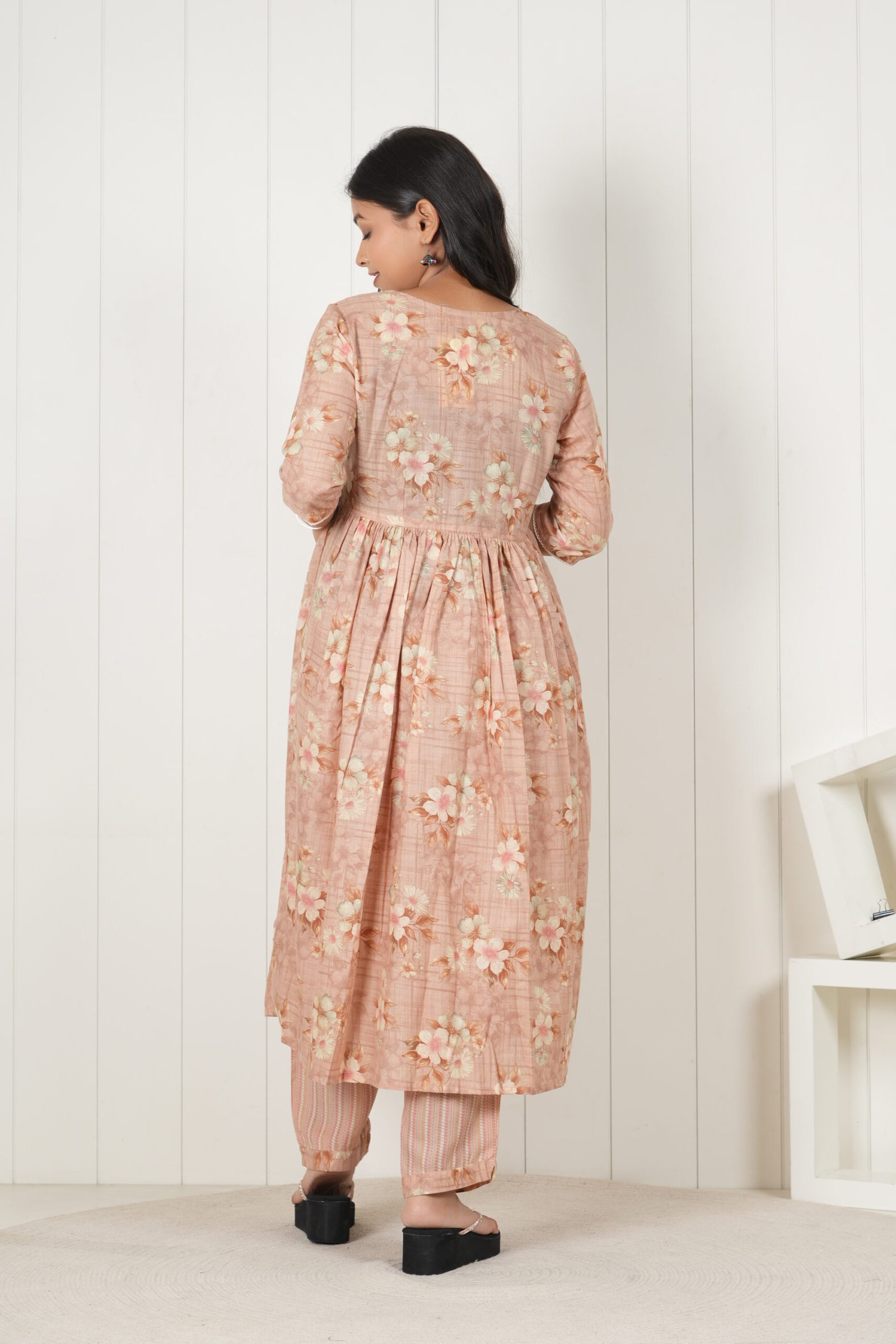 <b>Pocozen</b><br/>Peach Floral Frock Style Kurti Pant Set - Image 3