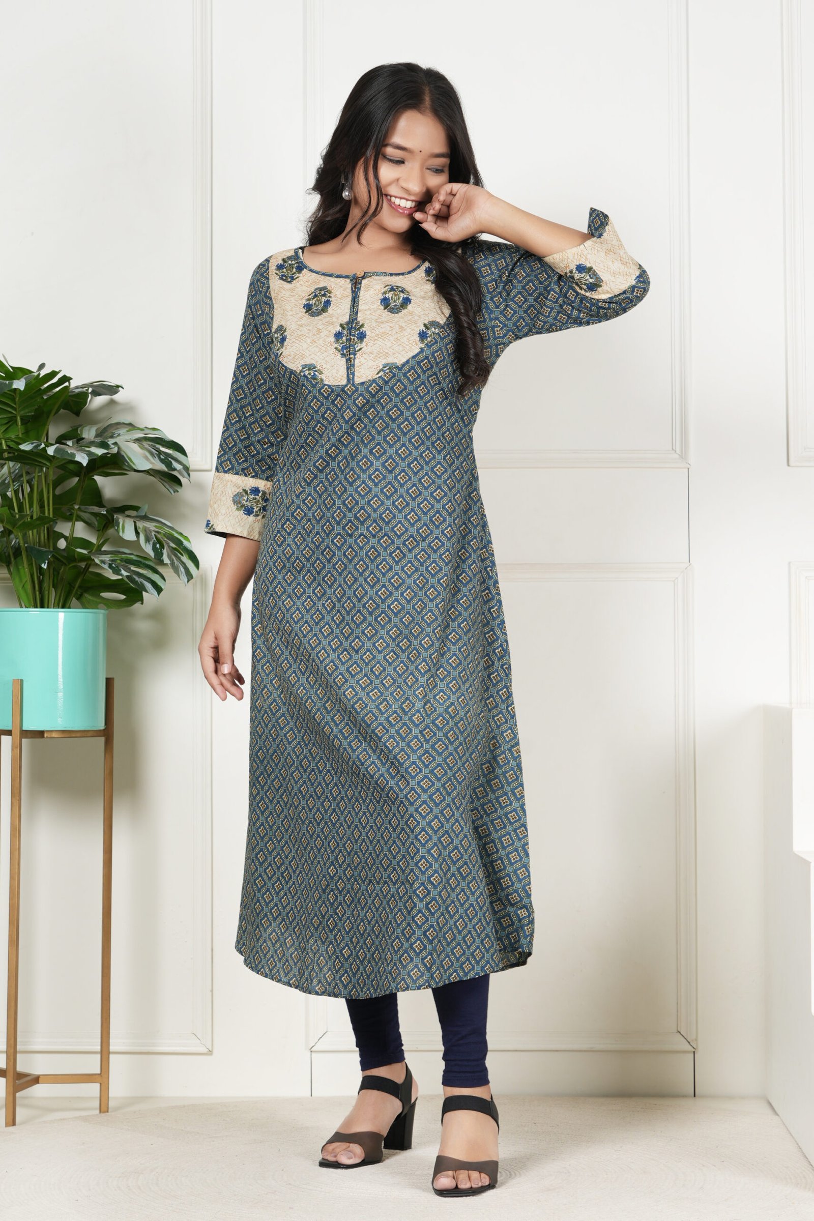 <b>Rina</b><br/>Teal Green A Line Cotton Kurti - Image 4